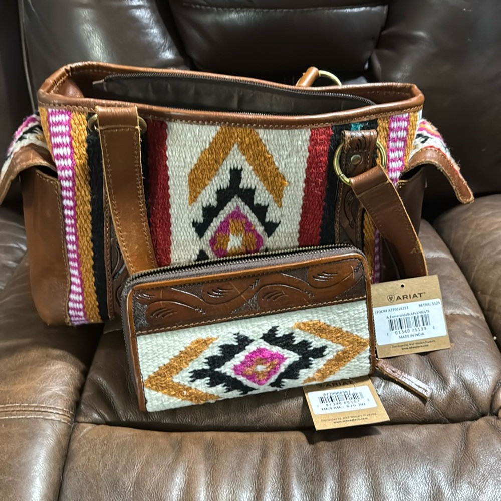 Ariat Multicolor Woven Shoulder Bag